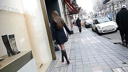 Busty می داند که چگونه به مکیدن و سوار عکس های سکسی بانو الکسیس خروس بزرگ